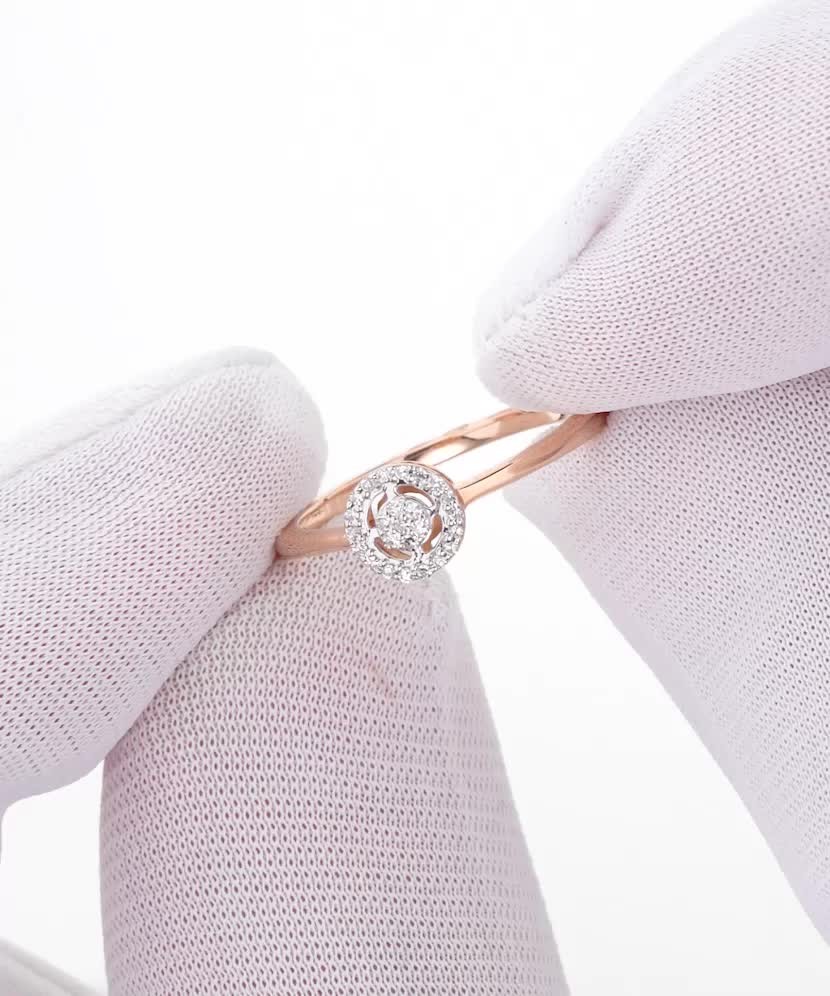 Gold ring with diamonds
