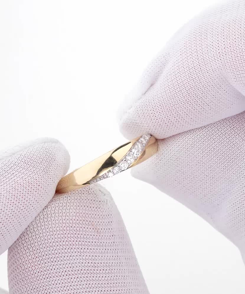 Yellow Gold ring with diamonds