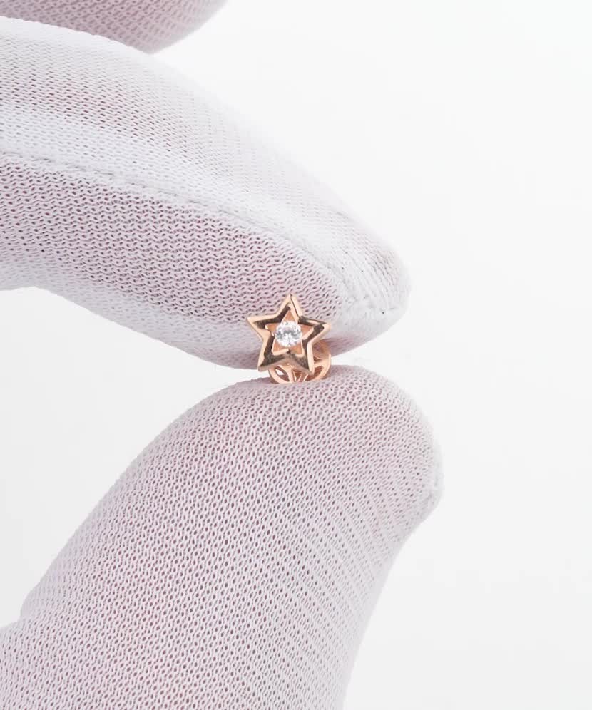 Gold single earring with cubic zirconia