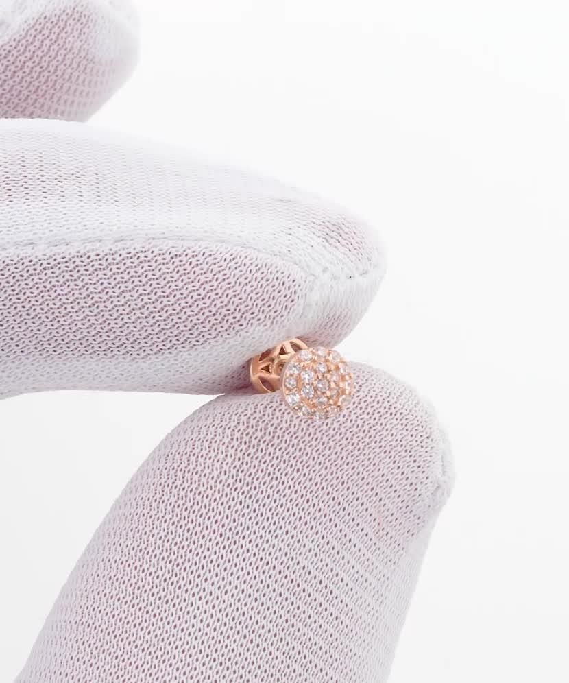 Gold single earring with cubic zirconia