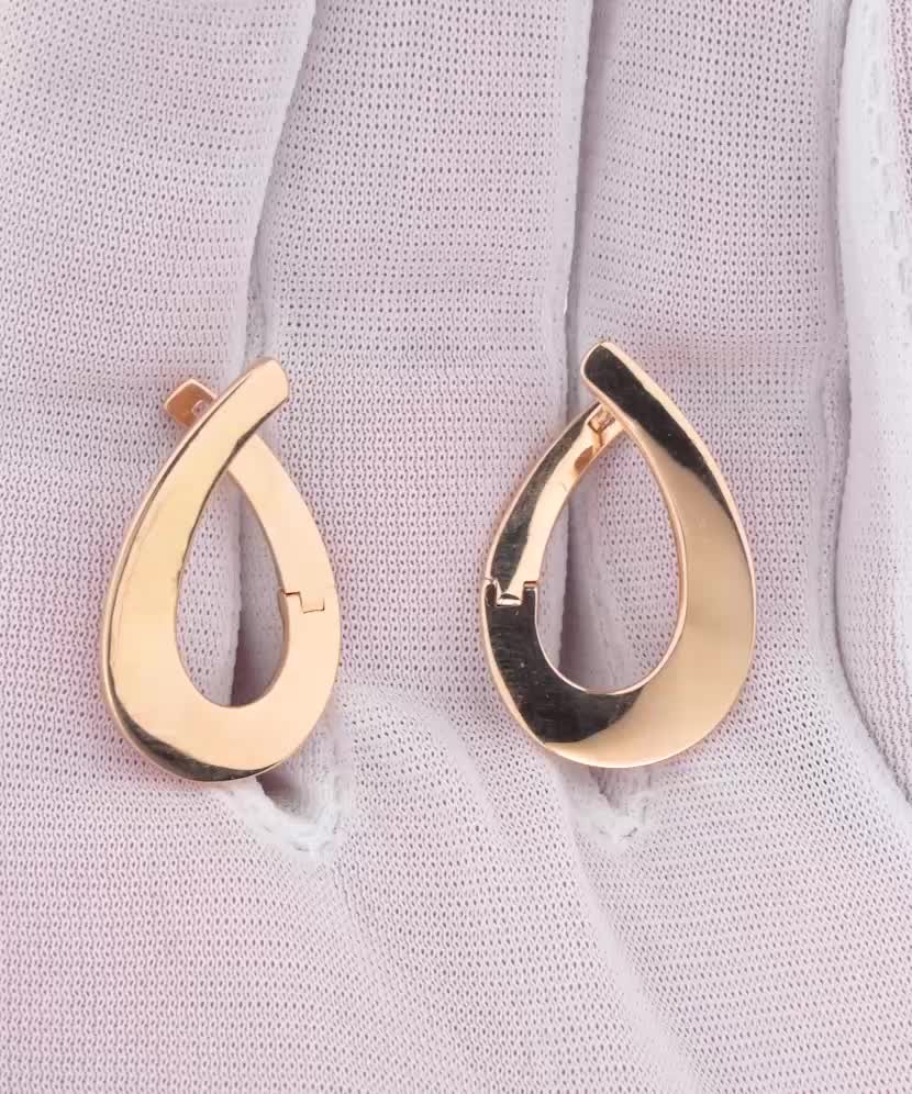 Gold earrings
