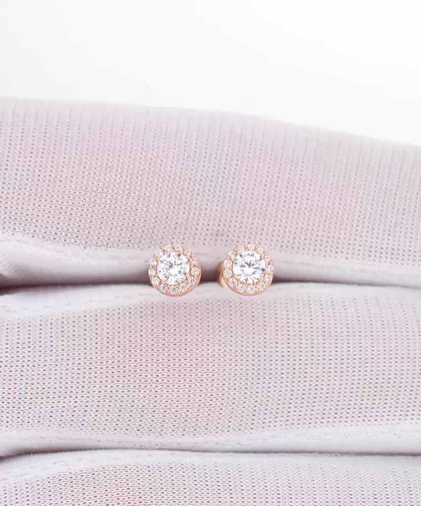 Gold earrings with zircons