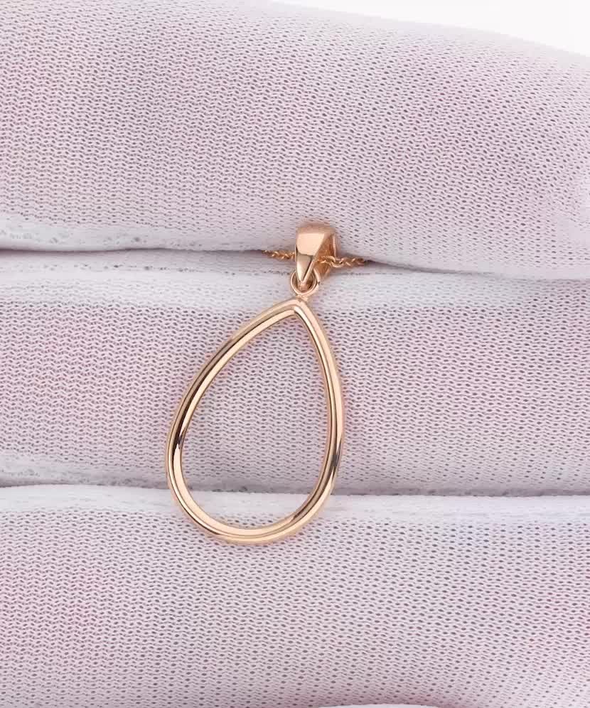 Gold pendant