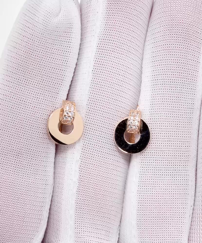 Gold earrings with zircons