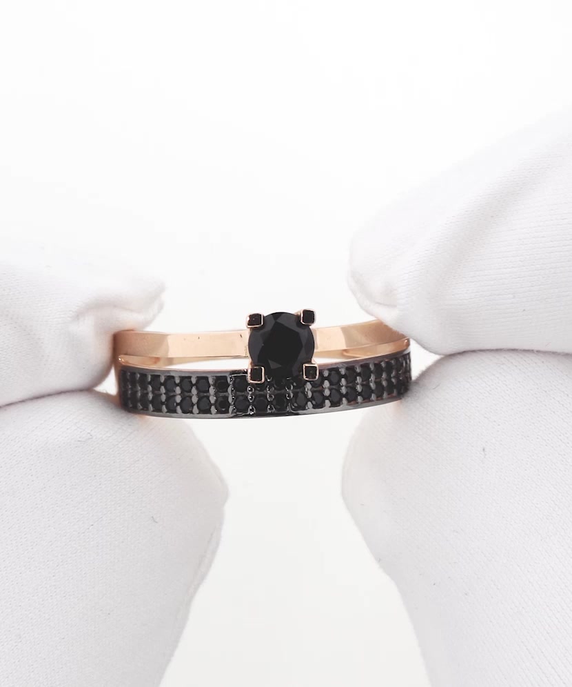 Gold ring with zircons
