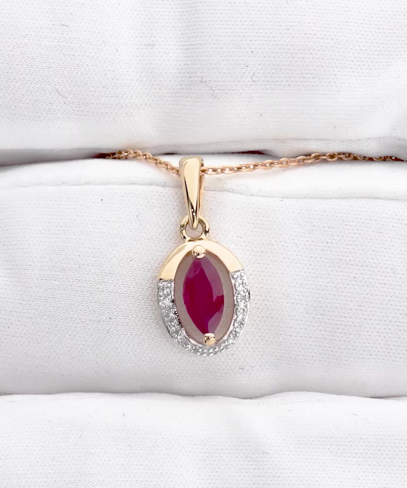 Yellow gold pendant with ruby and diamonds
