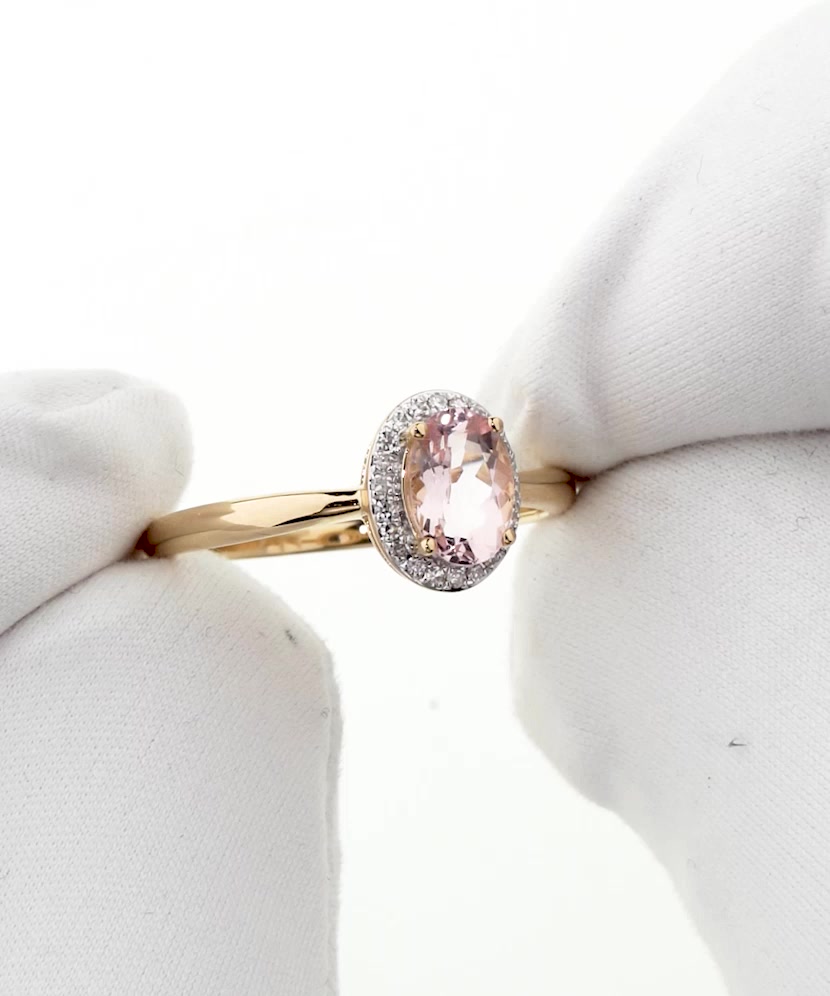 Yellow gold ring with morganite and diamonds