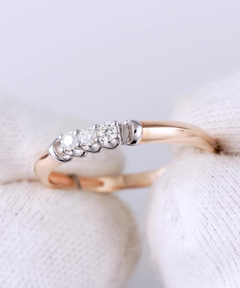 Золотое кольцо с бриллиантами