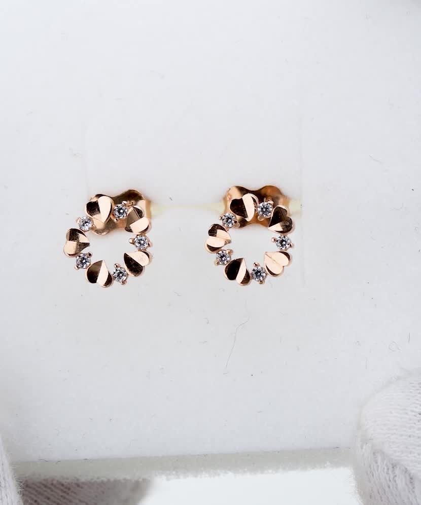 Gold earrings with zircons Gold earrings with zircons