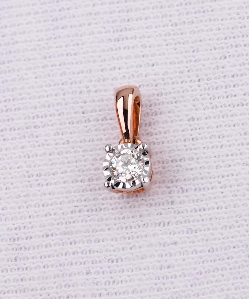 Золотой подвеска с бриллиантом Золотой подвеска с бриллиантом