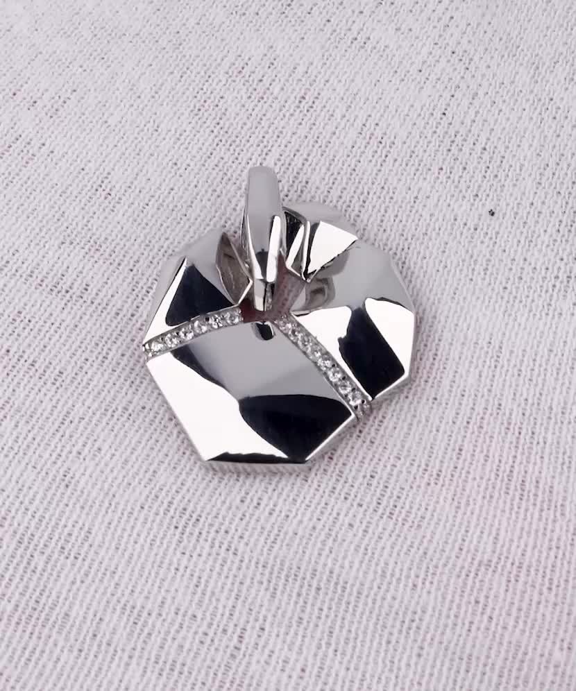 Серебряный подвеска с цирконами Серебряный подвеска с цирконами