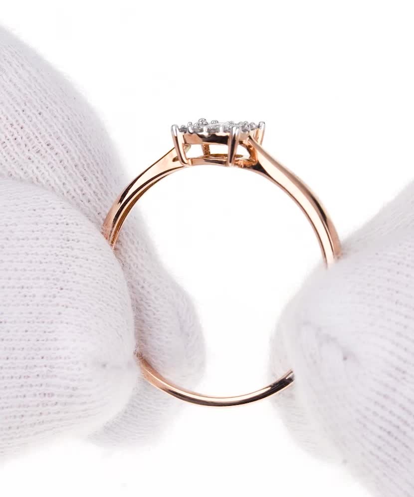 Золотое кольцо с бриллиантами Золотое кольцо с бриллиантами