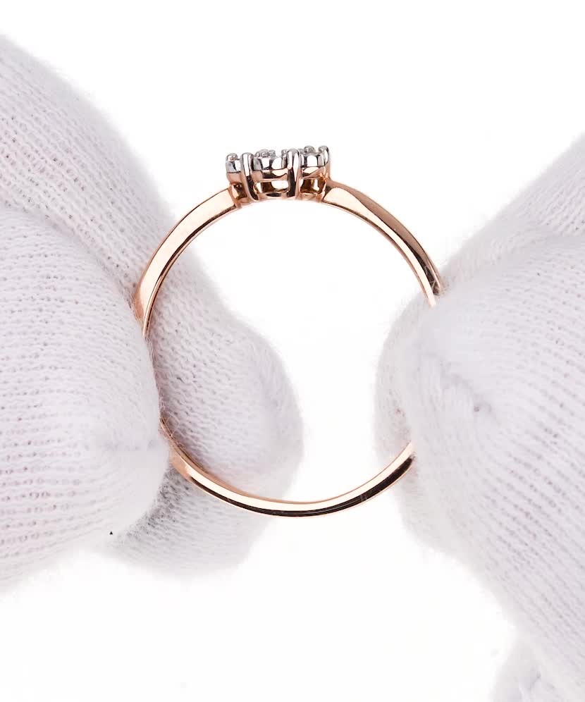 Золотое кольцо с бриллиантами Золотое кольцо с бриллиантами