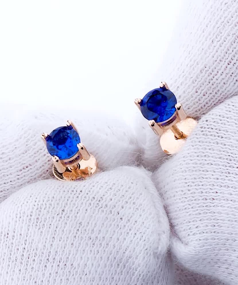 Gold earrings with zircons Gold earrings with zircons