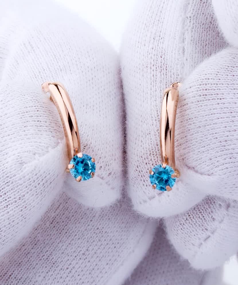 Gold earrings with zircons Gold earrings with zircons