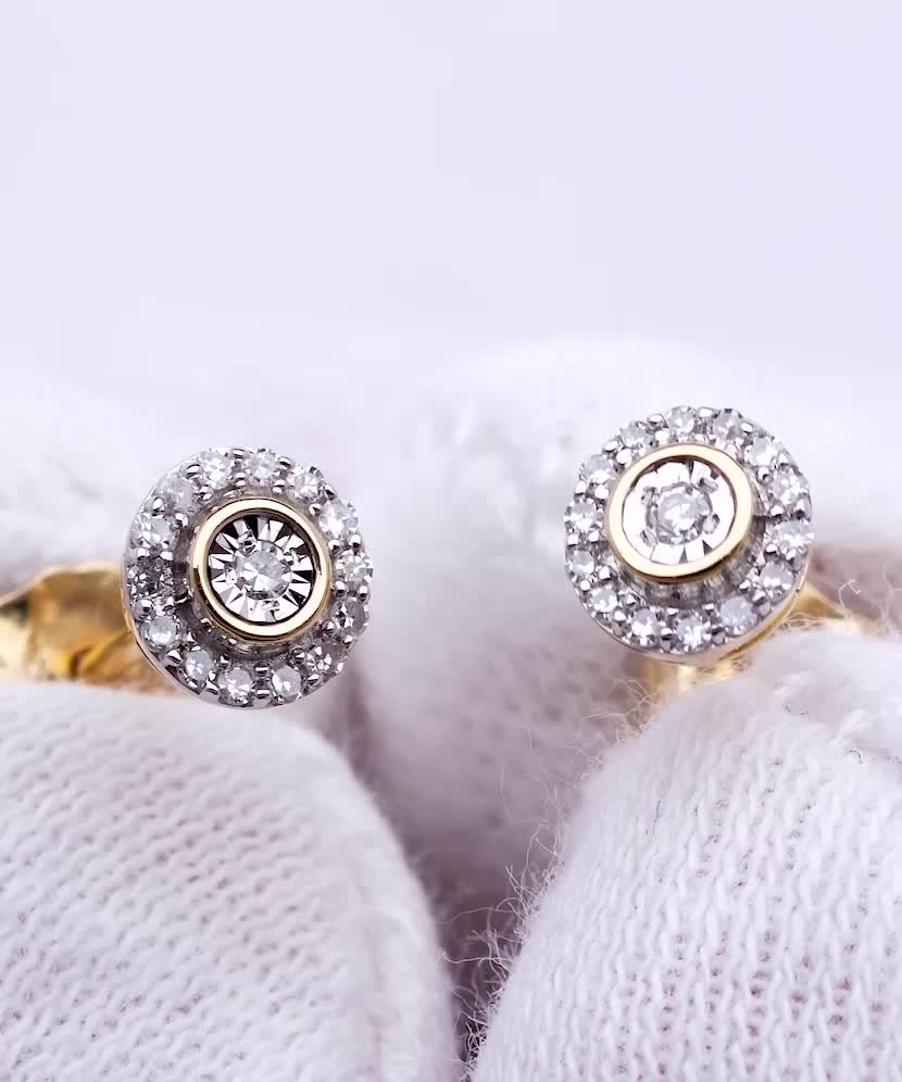 Gold earrings with diamonds
