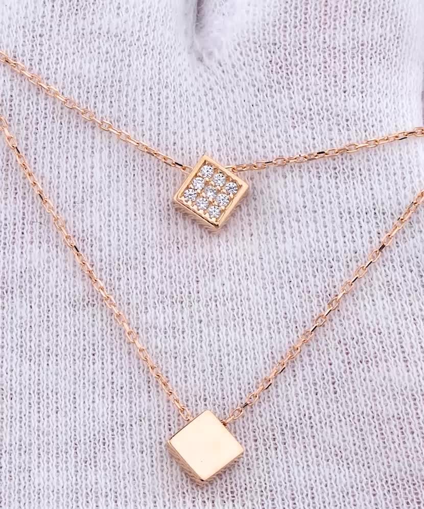 Gold double chain with zirconium pendant