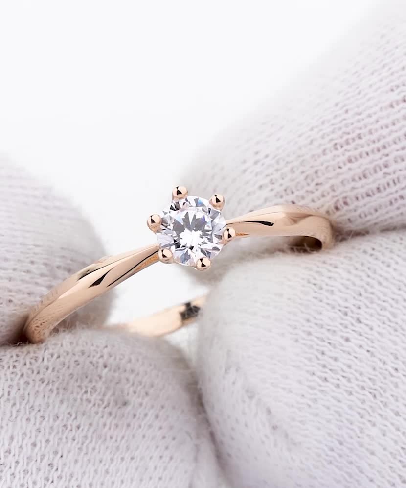 Золотое кольцо с цирконом Золотое кольцо с цирконом