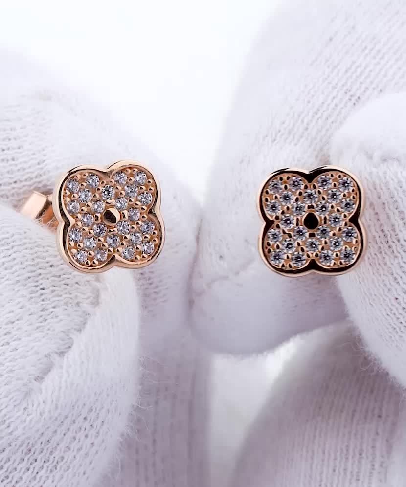 Gold earrings with zircons Gold earrings with zircons