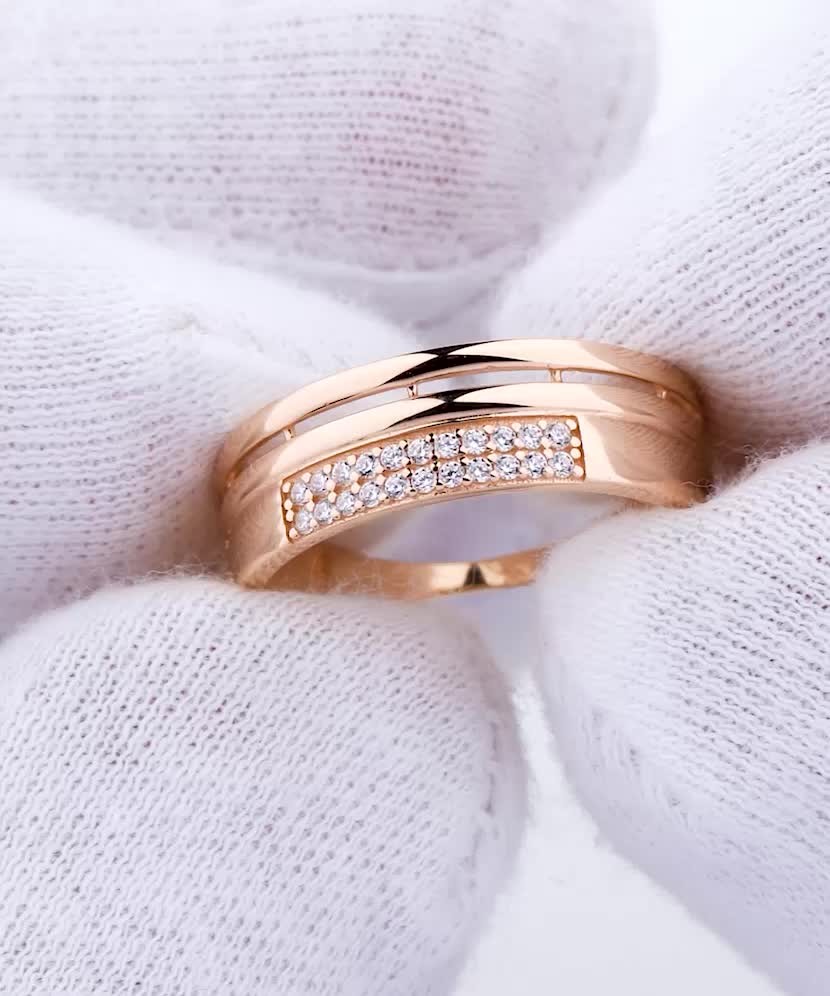 Золотое кольцо с цирконами Золотое кольцо с цирконами