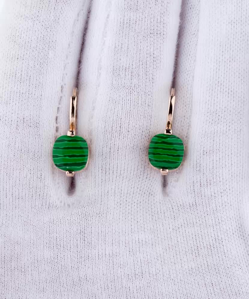 Gold earrings with malachite