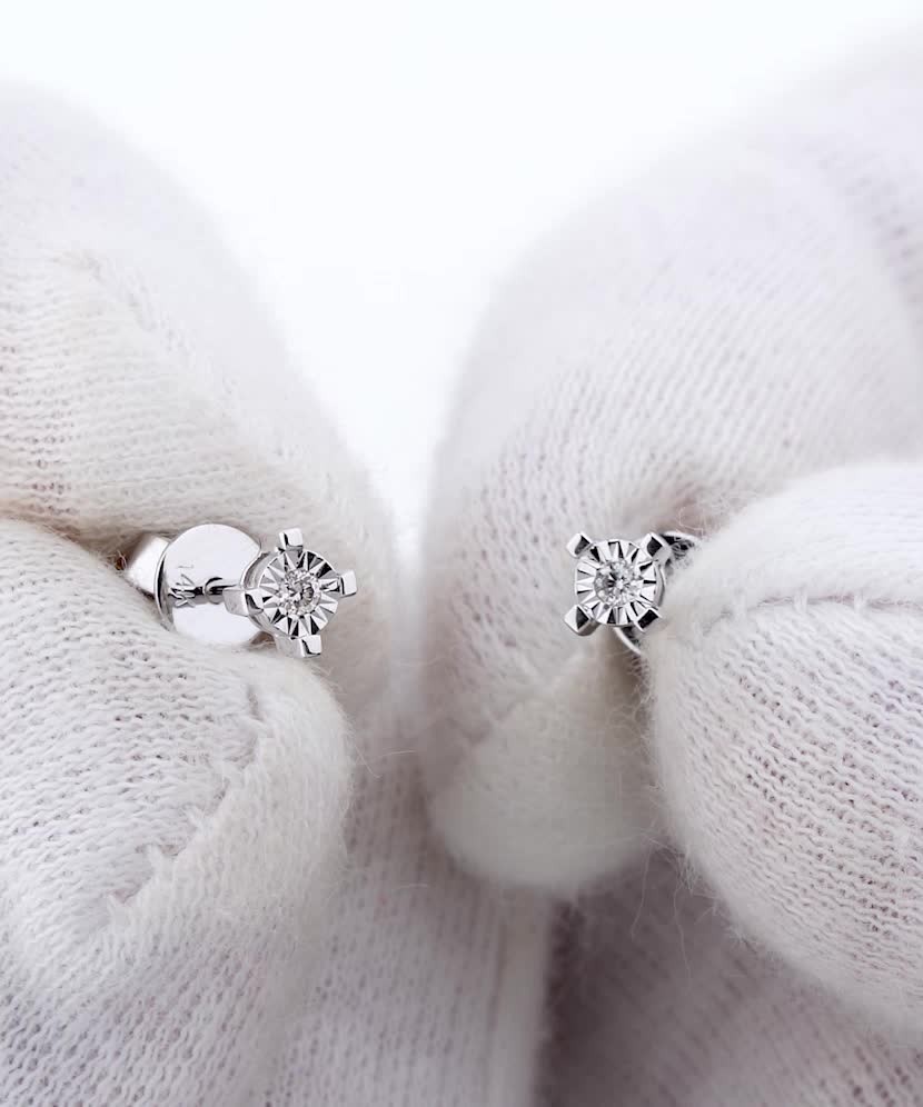 Серьги из белого золота с бриллиантами Серьги из белого золота с бриллиантами