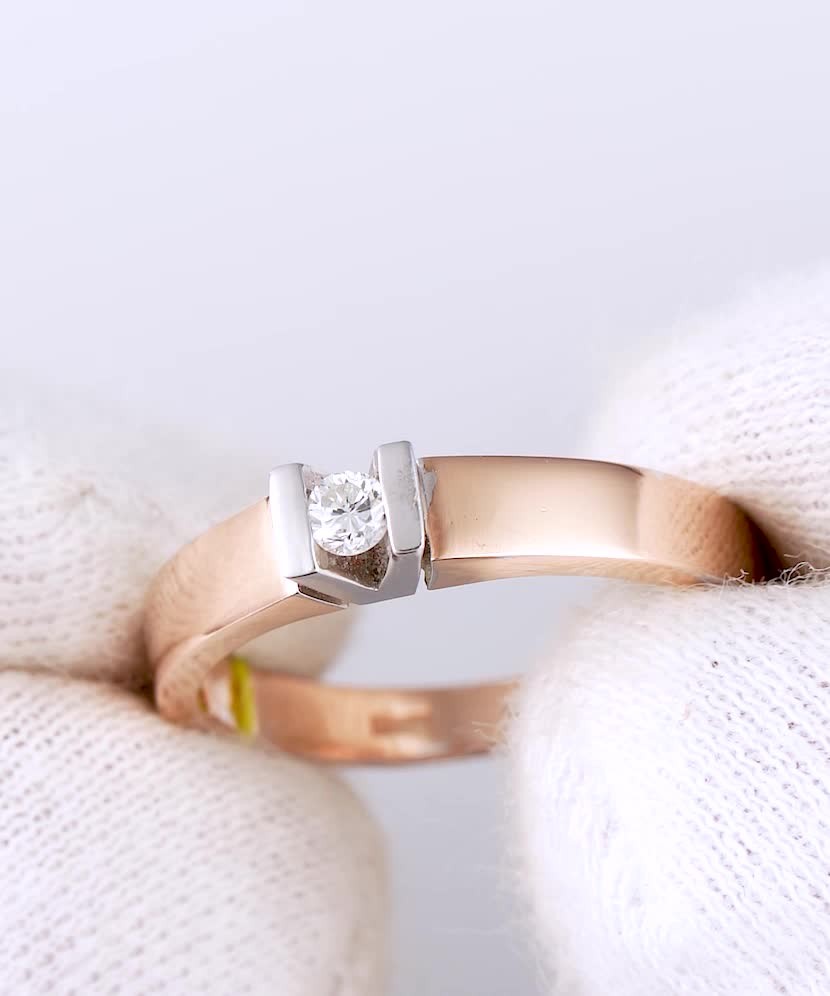 Золотое кольцо с бриллиантом 0,048ct Золотое кольцо с бриллиантом 0,048ct