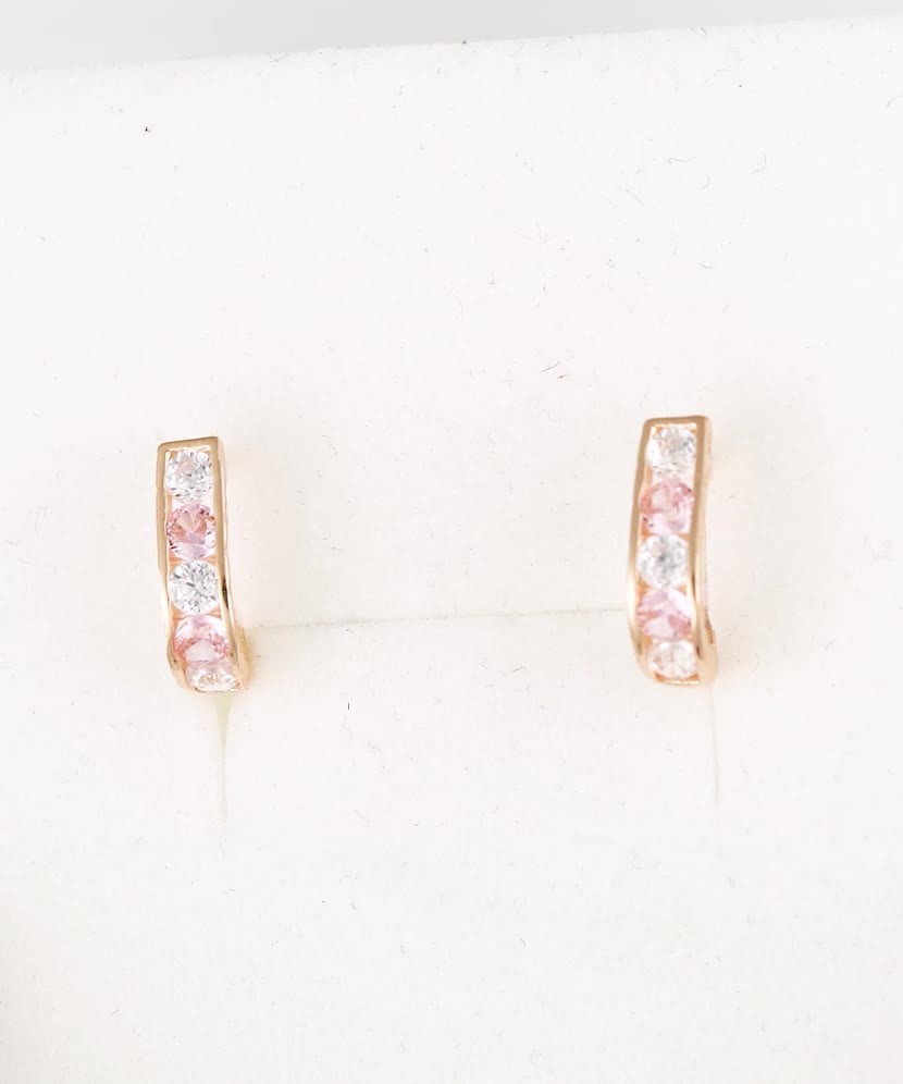 Gold earrings with zircons