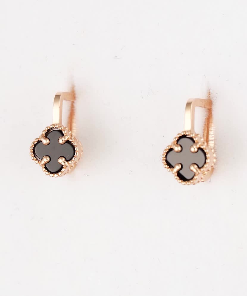 Gold earrings with enamel
