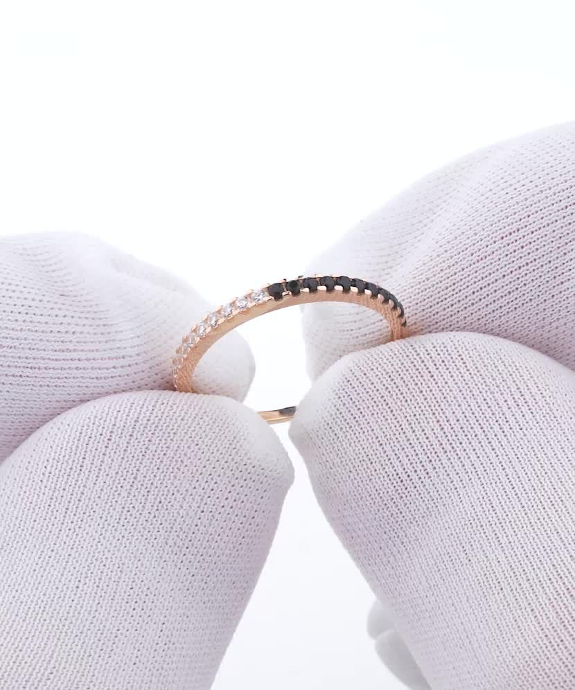 Золотое кольцо с цирконами