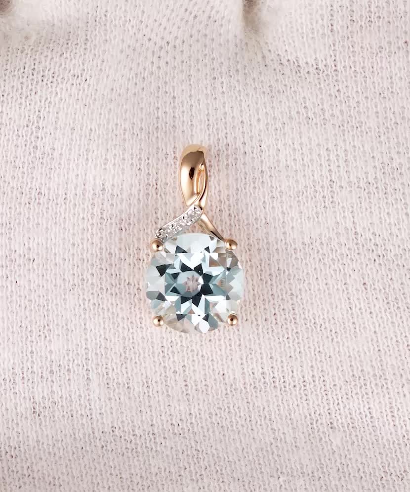 Золотой кулон с топазом и бриллиантами