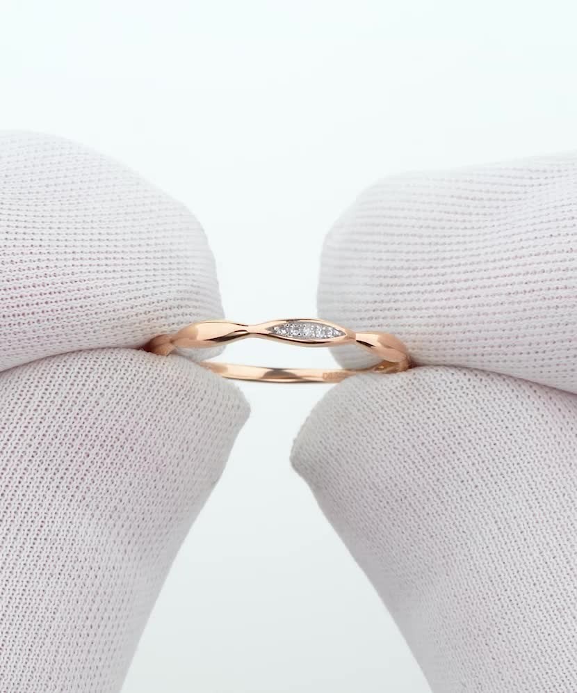 Золотое кольцо с алмазами