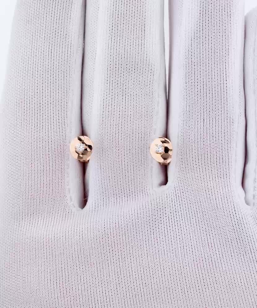 Gold earrings with zircons