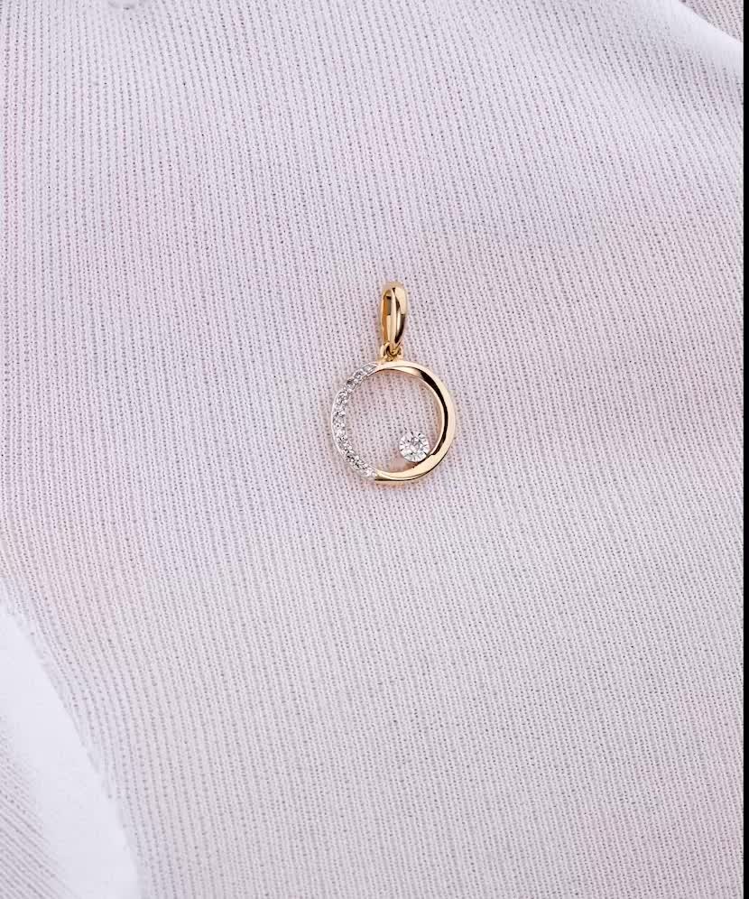 Yellow Gold pendant with diamonds